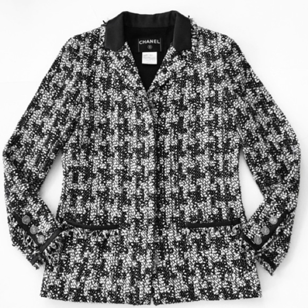 CHANEL B/W-Metallic Fringed Leather Trim Boucle Jacket